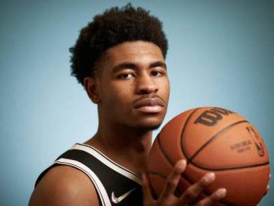 宝贝胸罩脱了让我揉你的胸电影
